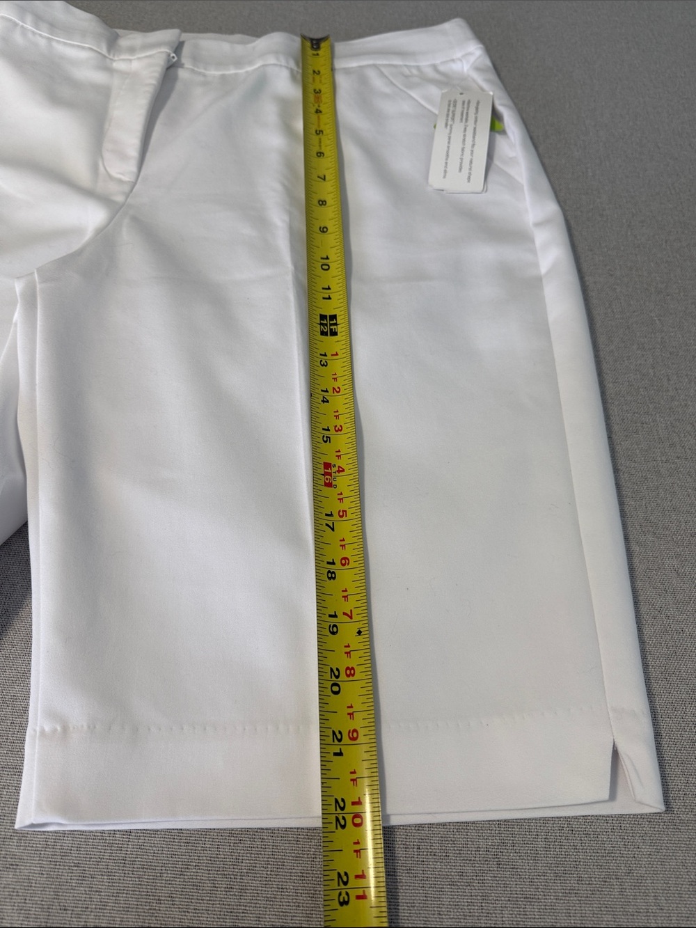 Investments Women’s White Bermuda shorts SZ14 - Picture 14 of 15